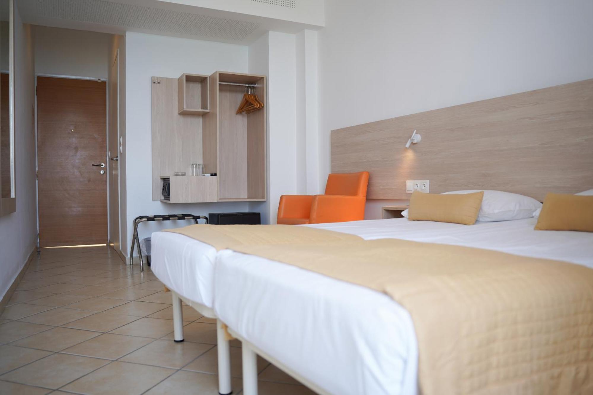 Hotel Sissy Kamena Vourla Exterior photo